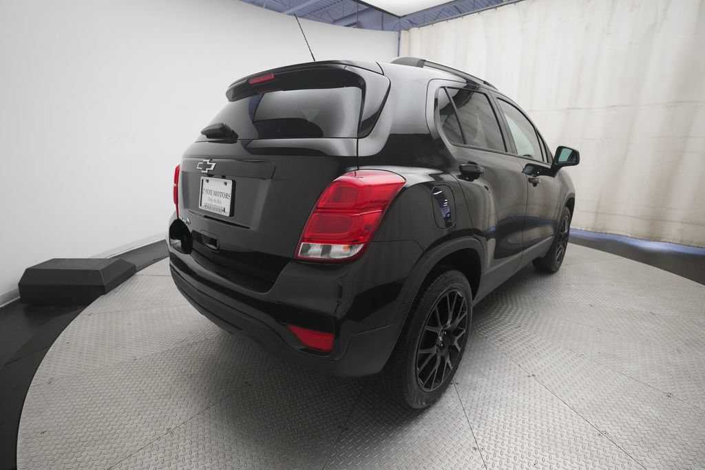 Used 2022 Chevrolet Trax LT w/ Midnight Edition AWD/4WD image 13