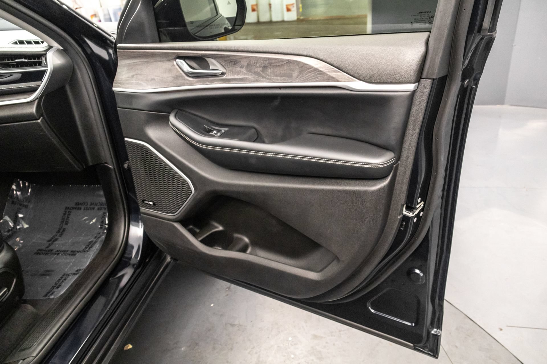 Used 2024 Jeep Grand Cherokee Limited 4xe AWD/4WD image 42