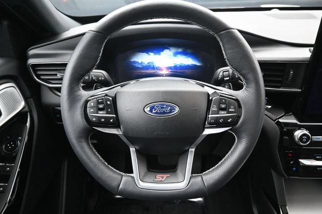 Used 2024 Ford Explorer ST w/ Technology Package AWD/4WD image 17