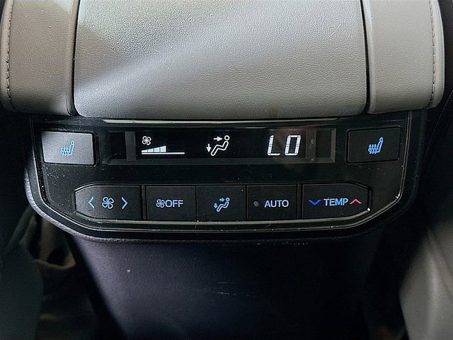 Used 2022 Toyota Highlander Platinum AWD/4WD image 28