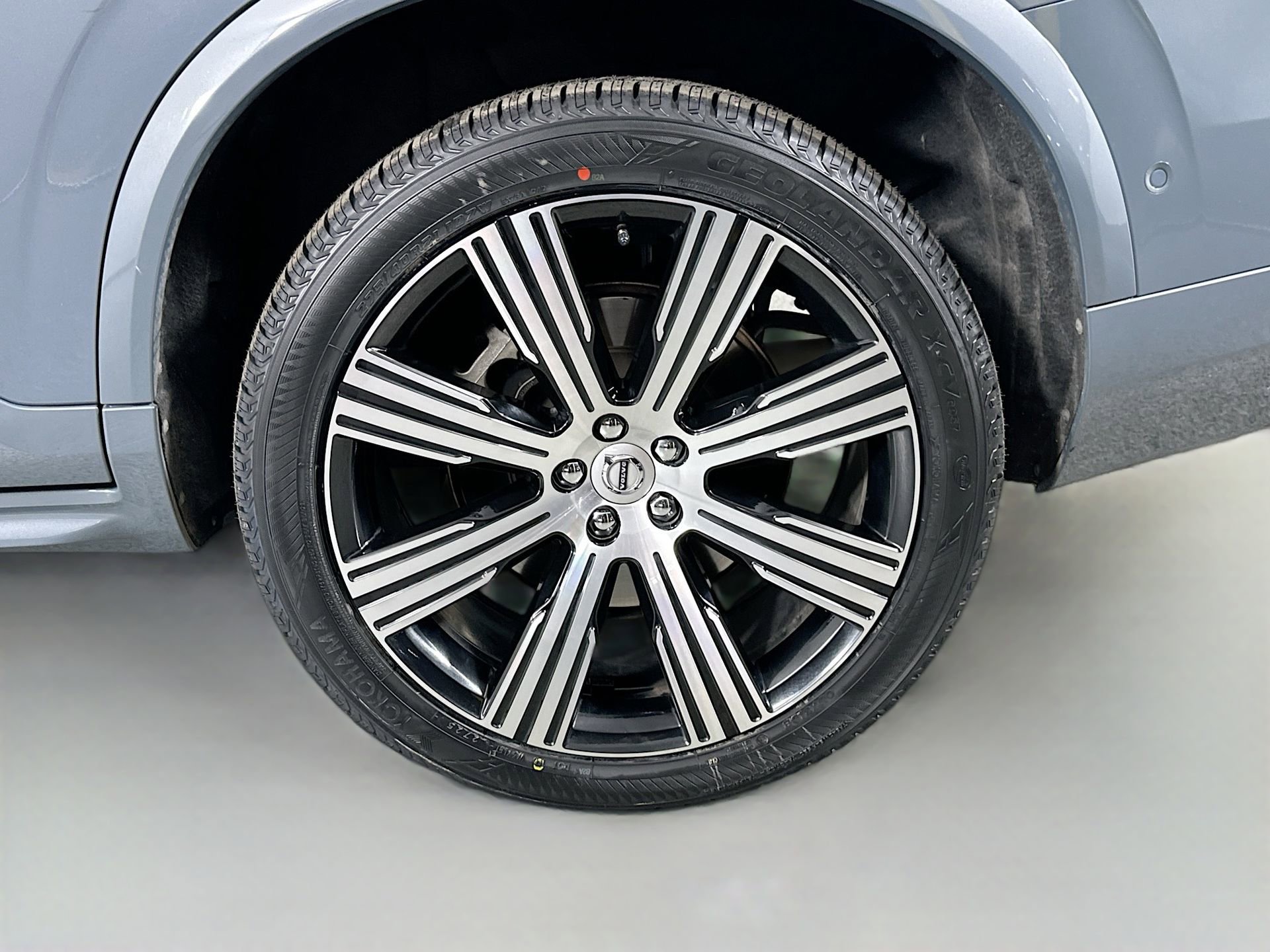 Certified 2023 Volvo XC90 B6 Ultimate w/ Protection Package Premier image 34