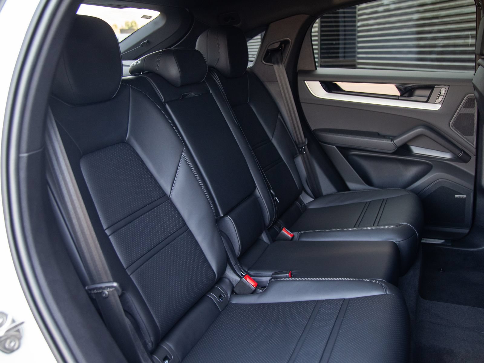 New 2026 Porsche Cayenne Coupe AWD/4WD image 25
