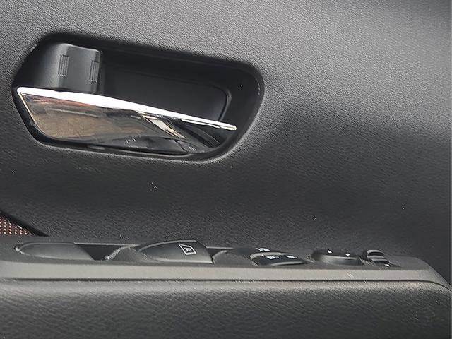 Used 2023 Nissan Kicks SR w/ Interior Electronics Package image 22