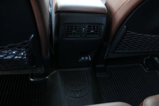 Used 2022 Toyota 4Runner Limited AWD/4WD image 27