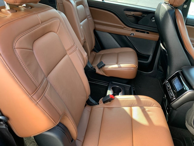 Used 2020 Lincoln Aviator Reserve w/ Elements Package Plus AWD/4WD image 15