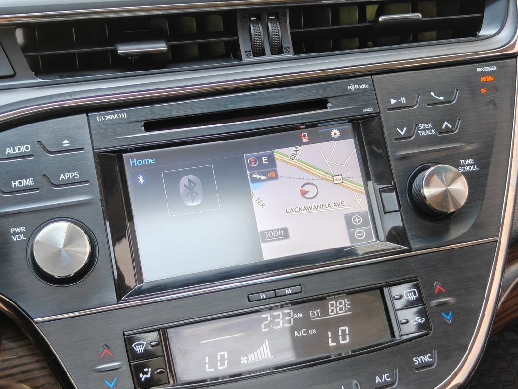 Used 2015 Toyota Avalon XLE Touring FWD image 26