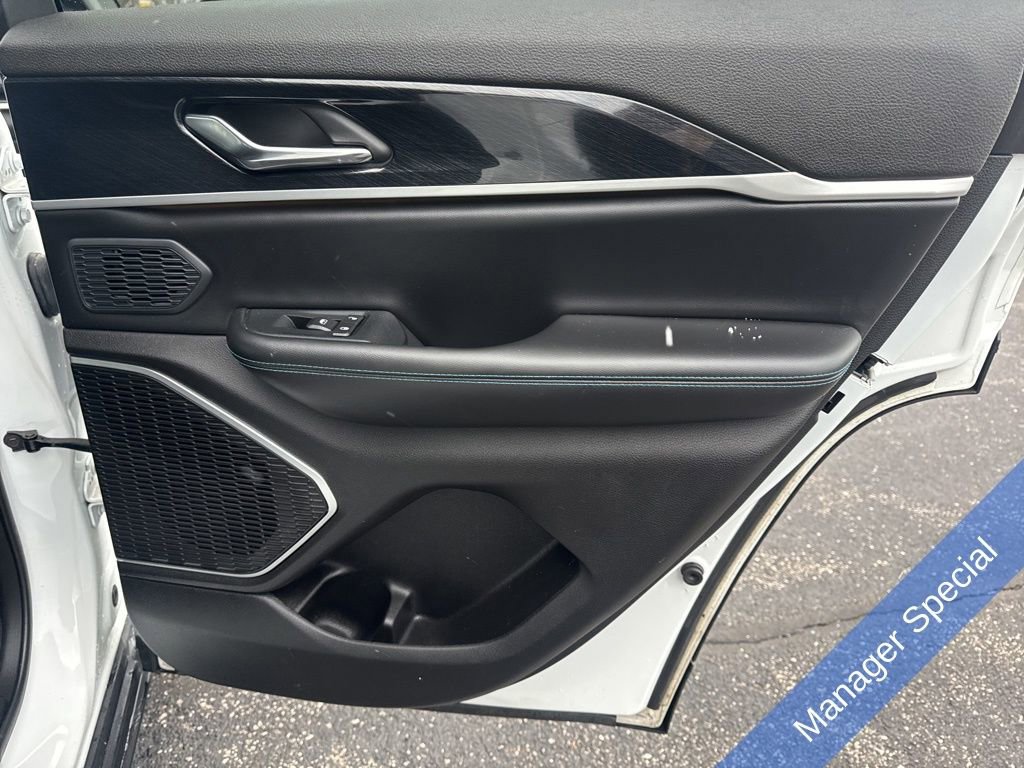 Used 2024 Jeep Grand Cherokee Trailhawk image 29