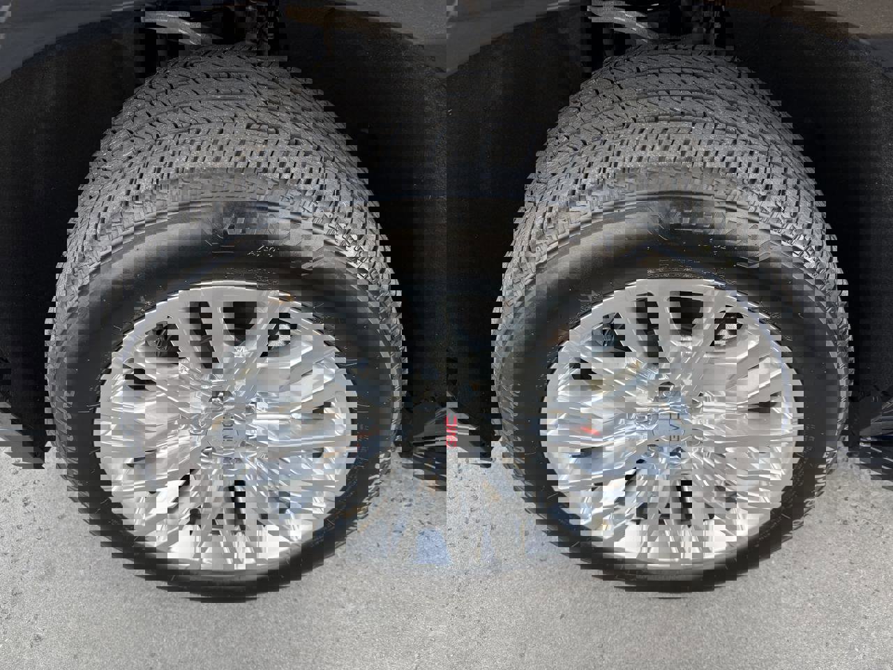 Used 2024 GMC Yukon SLT w/ SLT Luxury Package image 52