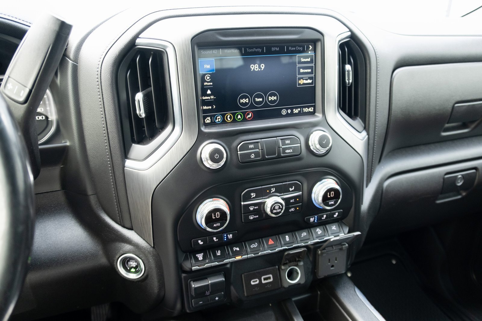 Used 2021 GMC Sierra 3500 Denali w/ Denali Black Diamond Edition image 3