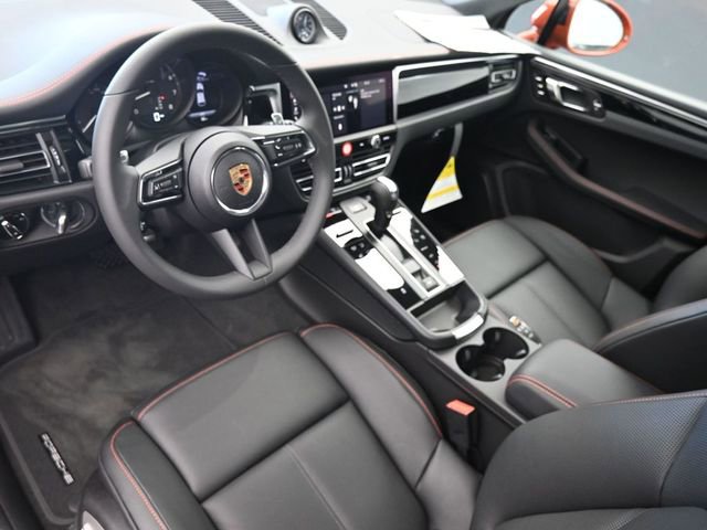 Certified 2025 Porsche Macan image 10