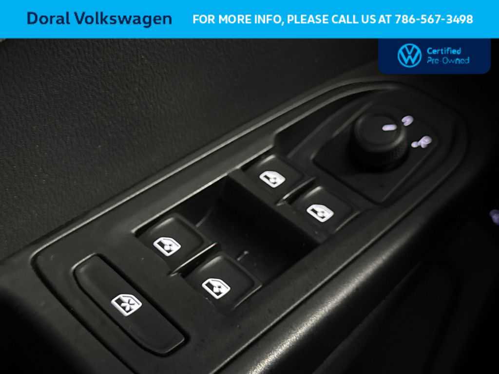 Certified 2023 Volkswagen Taos S FWD image 17