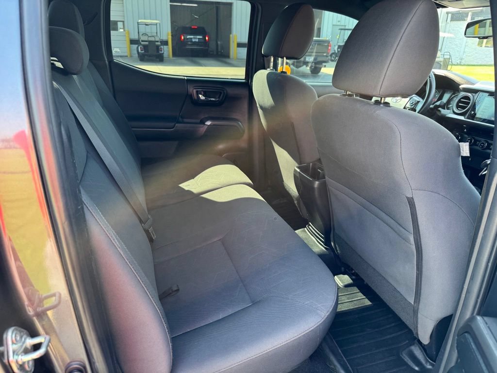 Used 2017 Toyota Tacoma TRD Off-Road AWD/4WD image 25