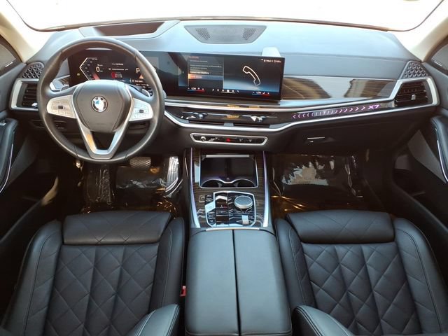 Used 2024 BMW X7 xDrive40i w/ Premium Package AWD/4WD image 4