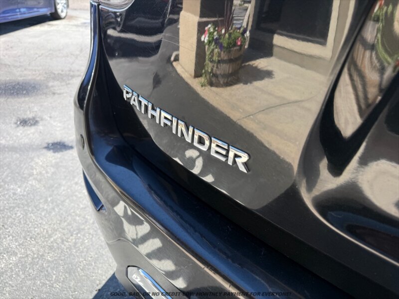 Used 2016 Nissan Pathfinder SV w/ SV Cold Weather Package AWD/4WD image 31