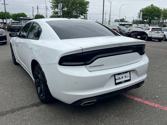 Used 2019 Dodge Charger SXT RWD image 9