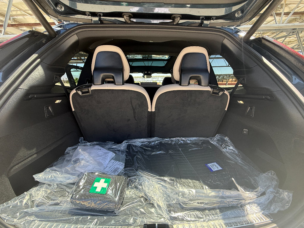 New 2026 Volvo XC90 B6 Plus w/ Protection Package Premier AWD/4WD image 27