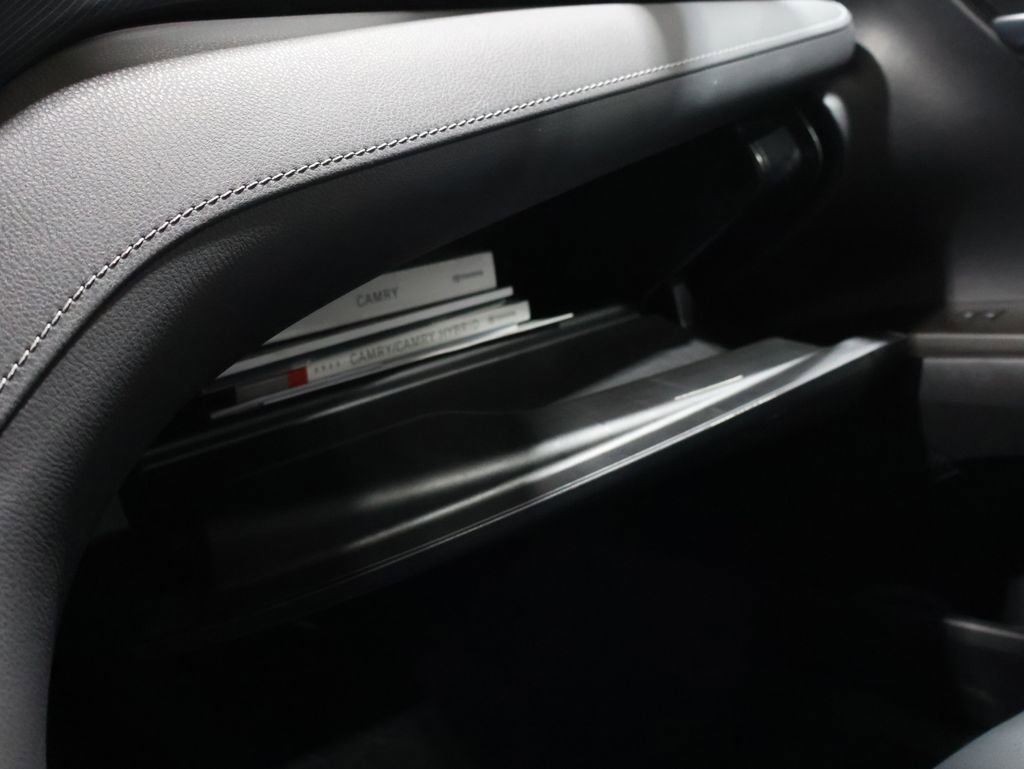 Used 2023 Toyota Camry SE image 29
