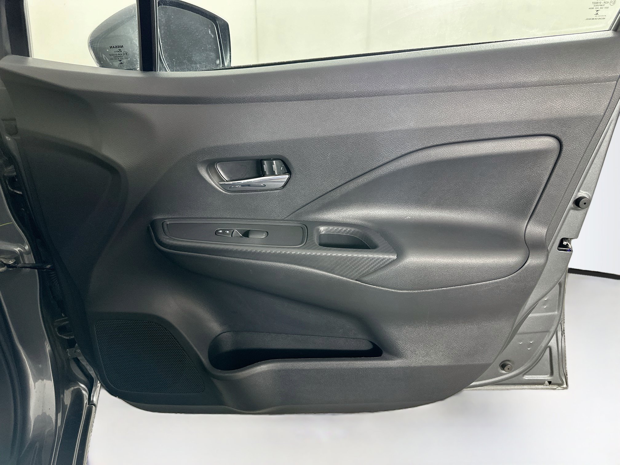 Used 2025 Nissan Versa SV FWD image 29