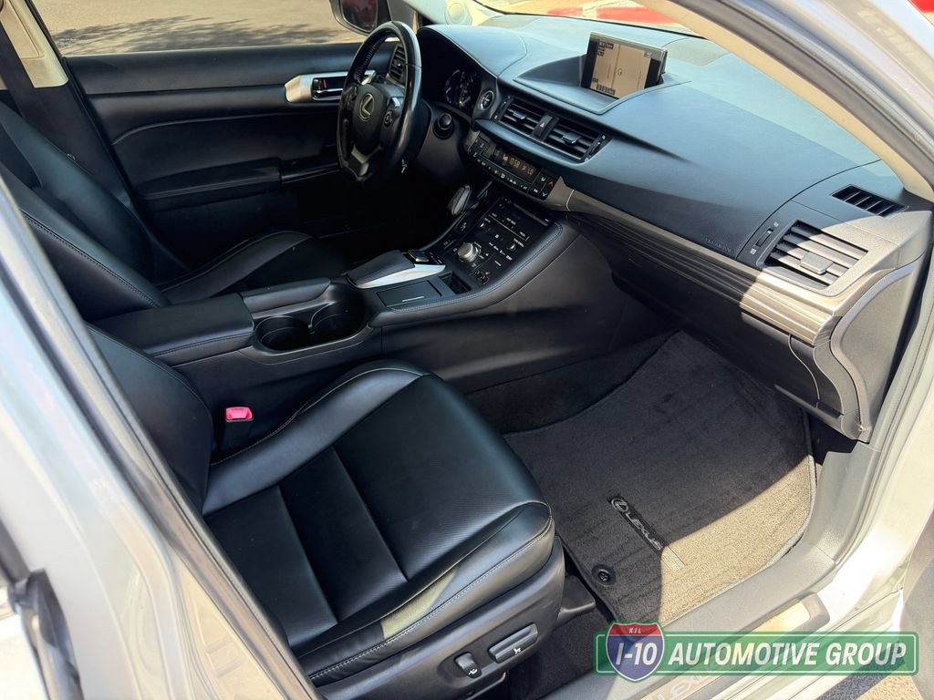 Used 2015 Lexus CT 200h w/ Navigation Package FWD image 29