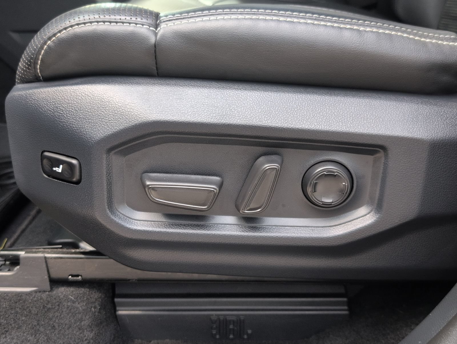 Used 2023 Toyota Sequoia Capstone AWD/4WD image 5