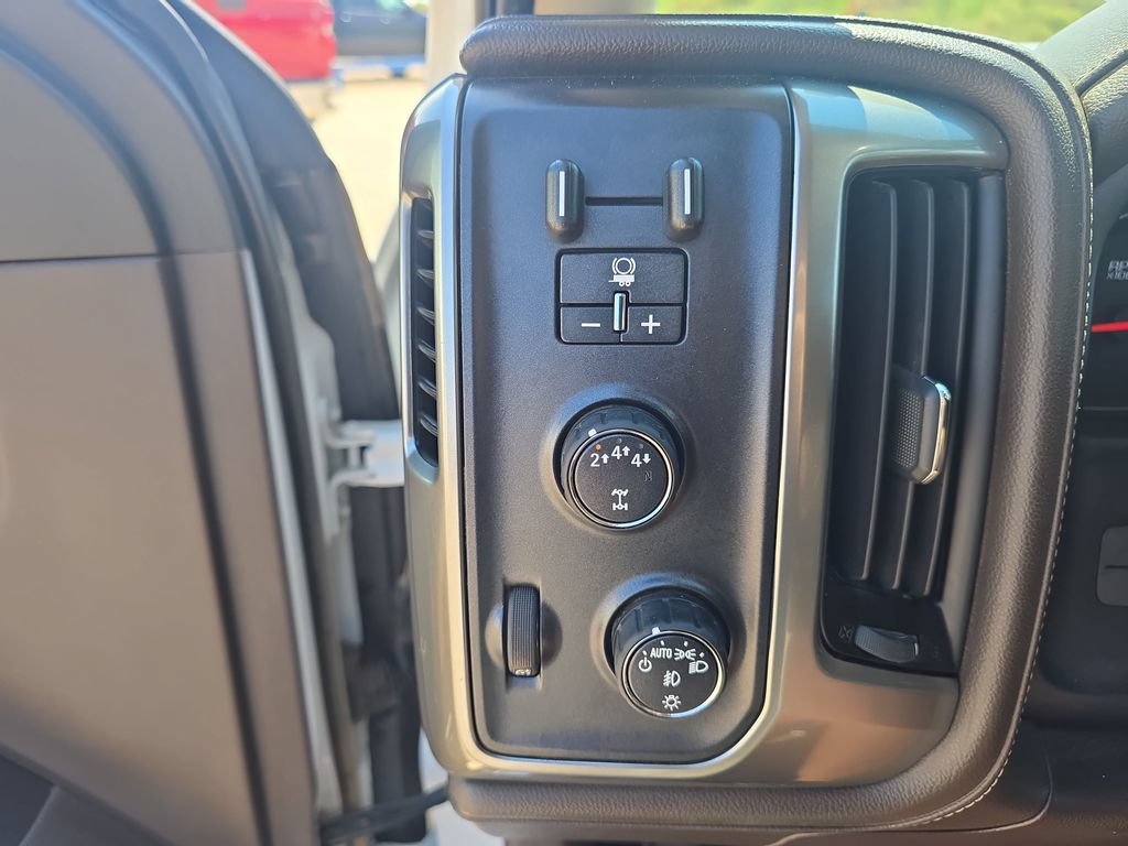 Used 2018 Chevrolet Silverado 2500 LTZ w/ Duramax Plus Package AWD/4WD image 27