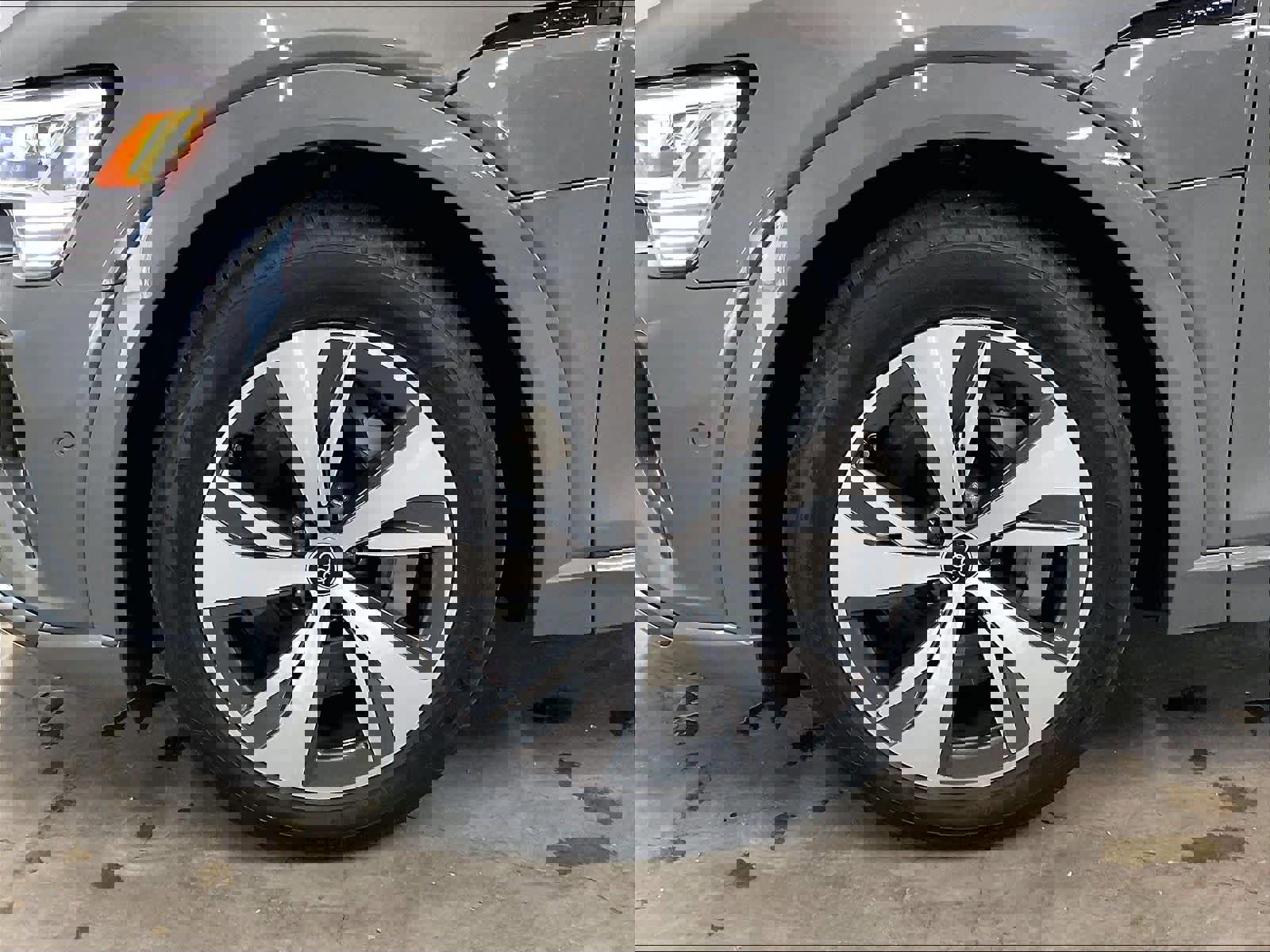 Certified 2024 Audi Q8 e-tron Premium Plus image 12