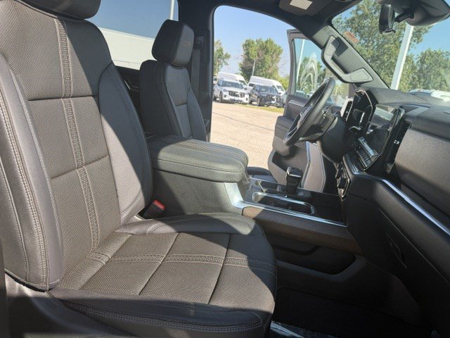 Used 2026 Chevrolet Silverado 1500 High Country w/ Technology Package AWD/4WD image 46