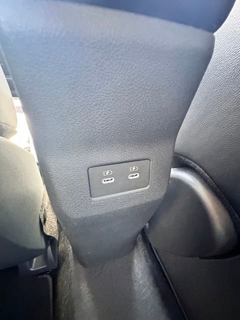 New 2025 Nissan Kicks SR image 32