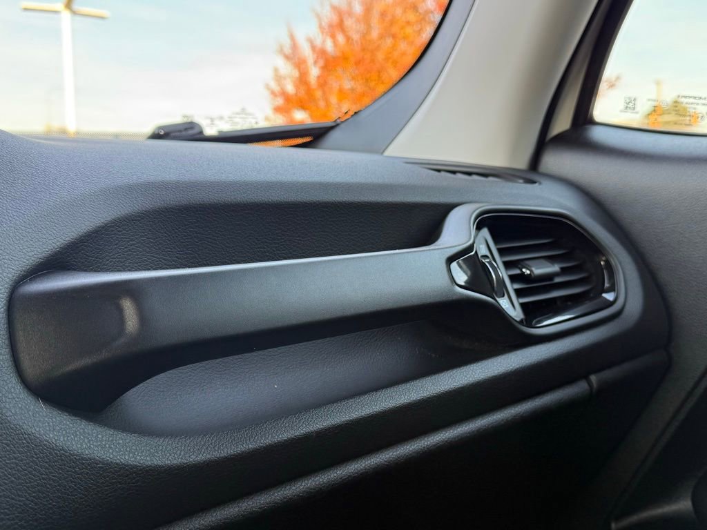 Used 2023 Jeep Renegade Altitude image 21