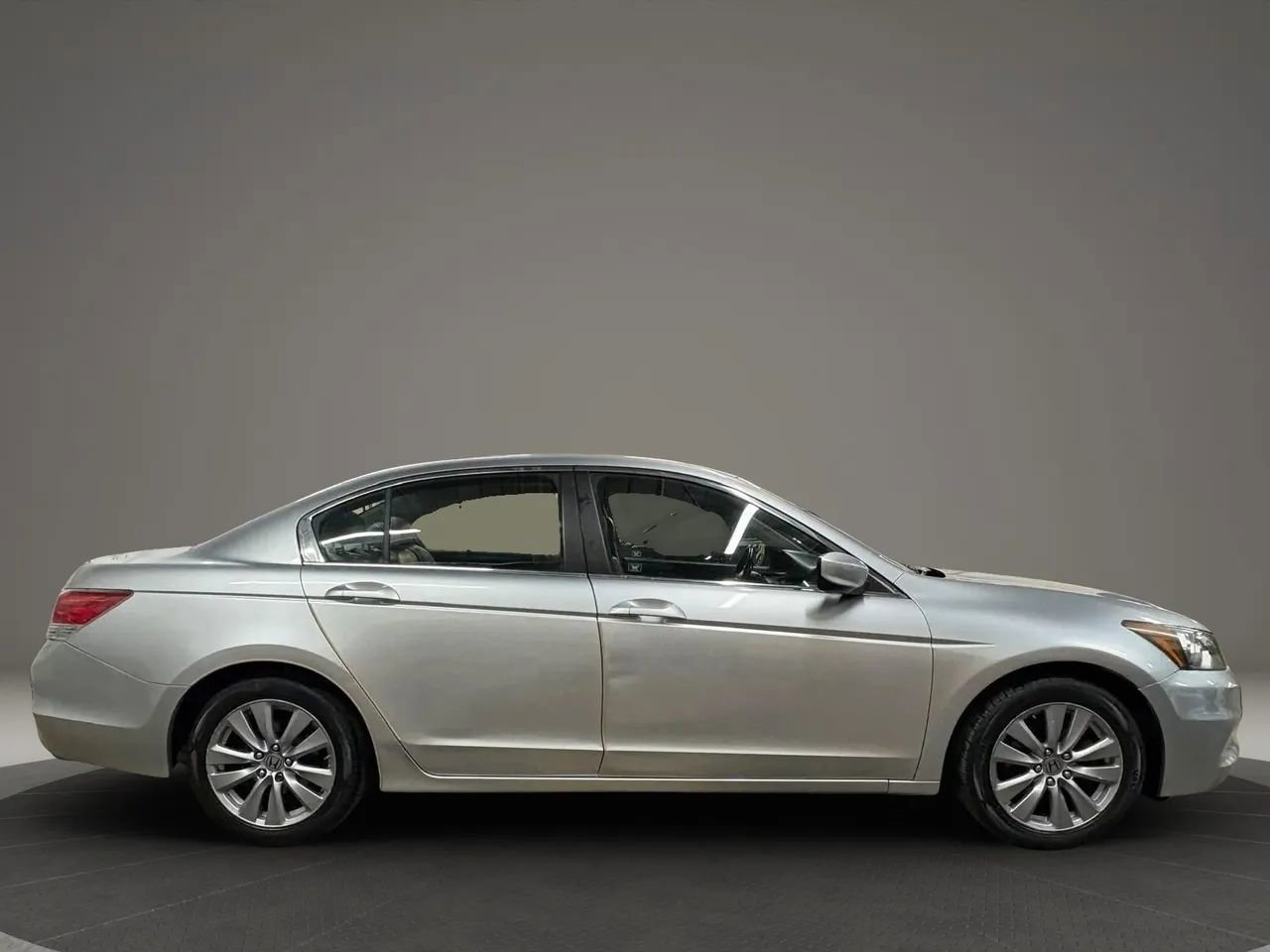 Used 2012 Honda Accord EX-L image 6