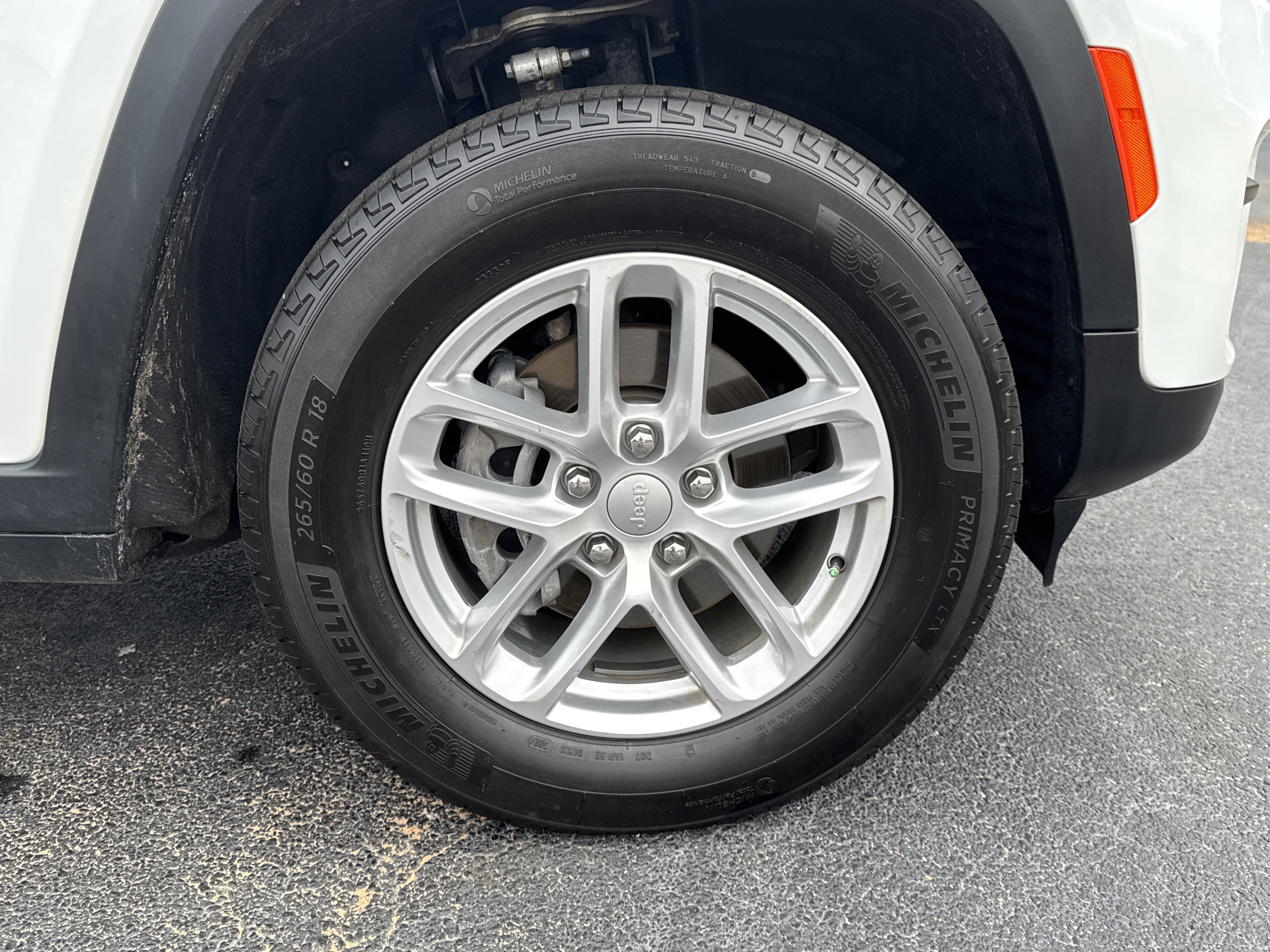 Used 2025 Jeep Grand Cherokee Laredo X w/ Luxury Tech Group I image 13