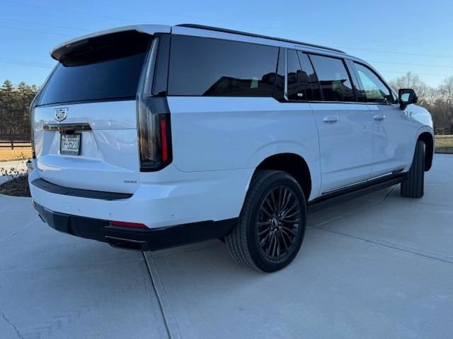 Used 2026 Cadillac Escalade ESV Platinum Sport w/ LPO, Floor Liner Package AWD/4WD image 3