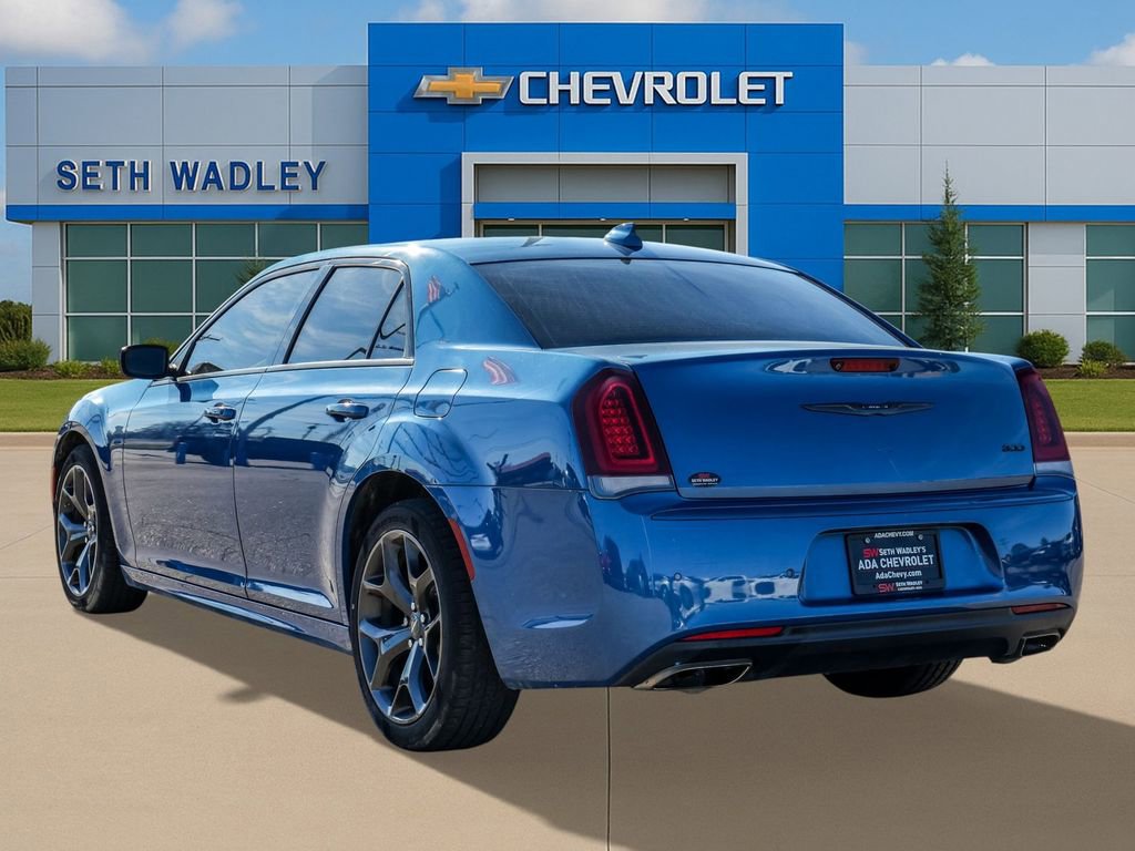 Used 2022 Chrysler 300 Touring L RWD image 5