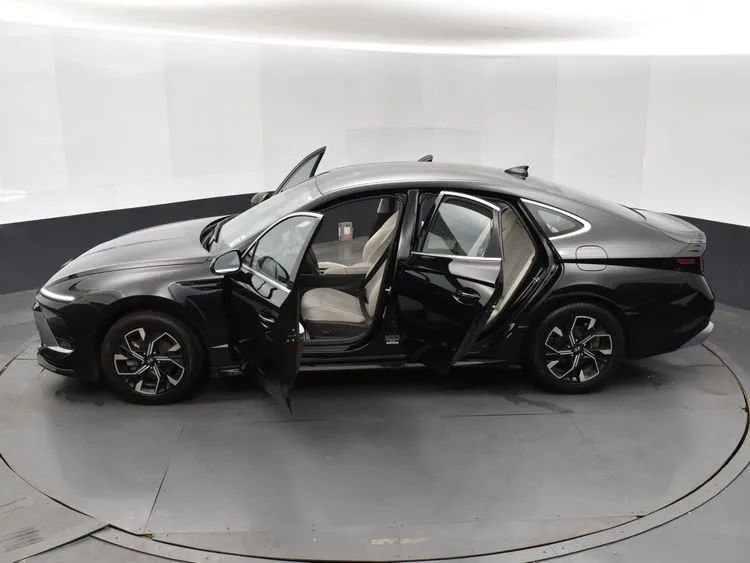 Used 2024 Hyundai Sonata SEL FWD image 7