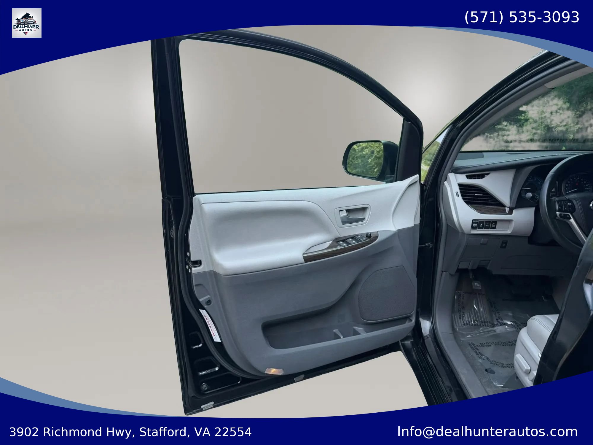 Used 2016 Toyota Sienna XLE Premium FWD image 23