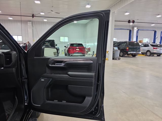 Used 2024 Chevrolet Silverado 1500 LTZ AWD/4WD image 30