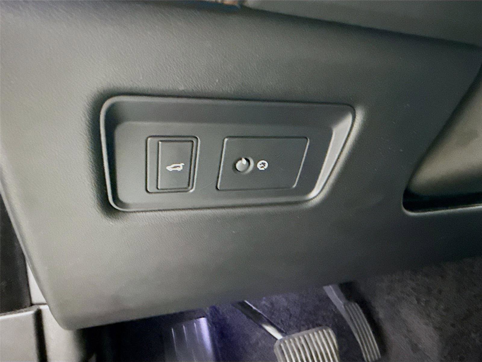 Used 2019 Land Rover Range Rover HSE image 21