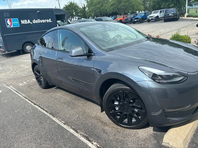 Used 2024 Tesla Model Y Long Range AWD/4WD image 6