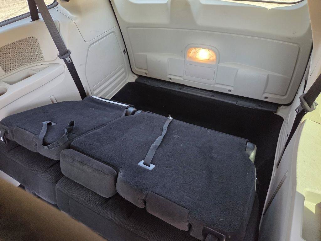 Used 2015 Dodge Grand Caravan SXT FWD image 16