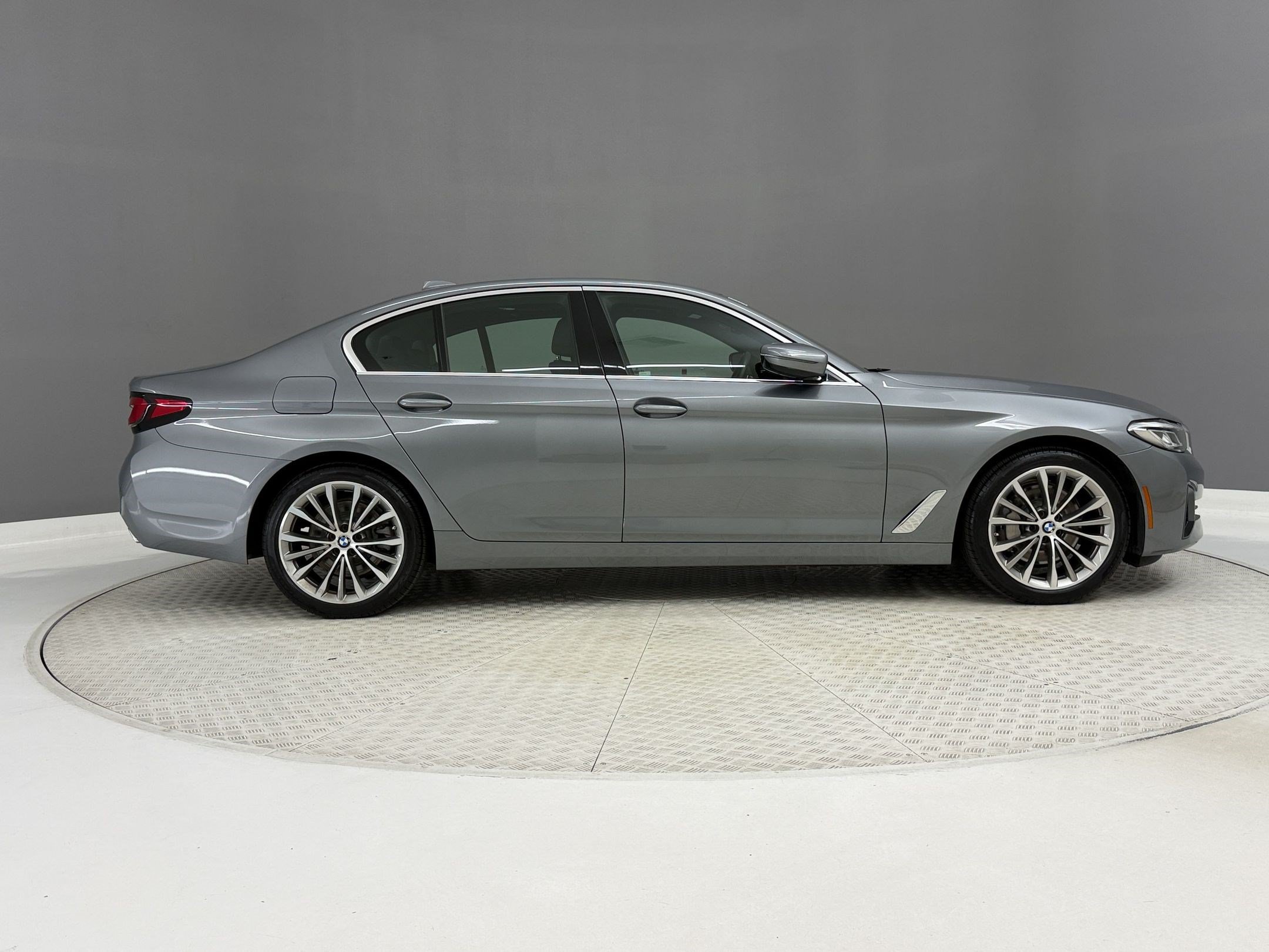 Certified 2023 BMW 530i w/ Convenience Package RWD image 8