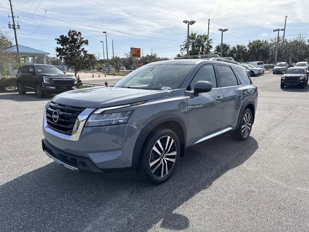Used 2023 Nissan Pathfinder Platinum w/ Cargo Package image 8
