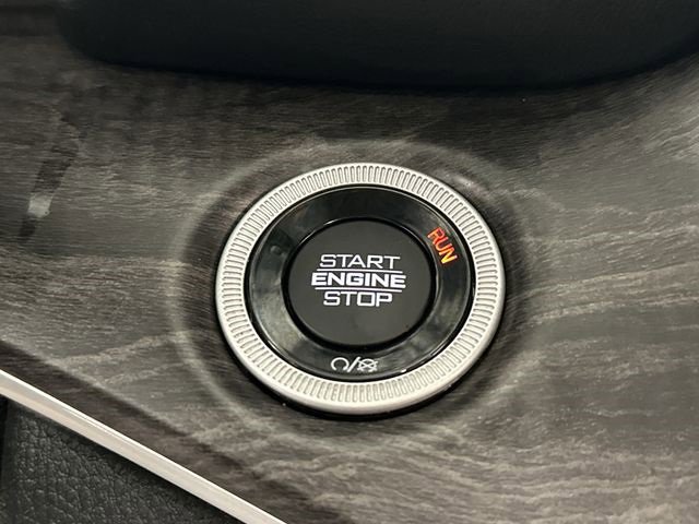 Used 2023 Jeep Grand Cherokee Limited image 10