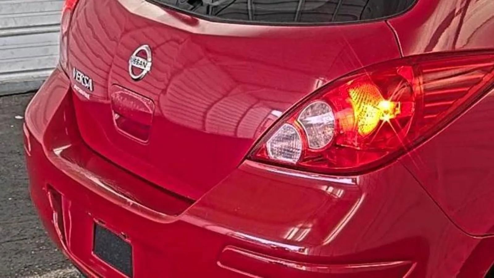 Used 2012 Nissan Versa 1.8 S image 8