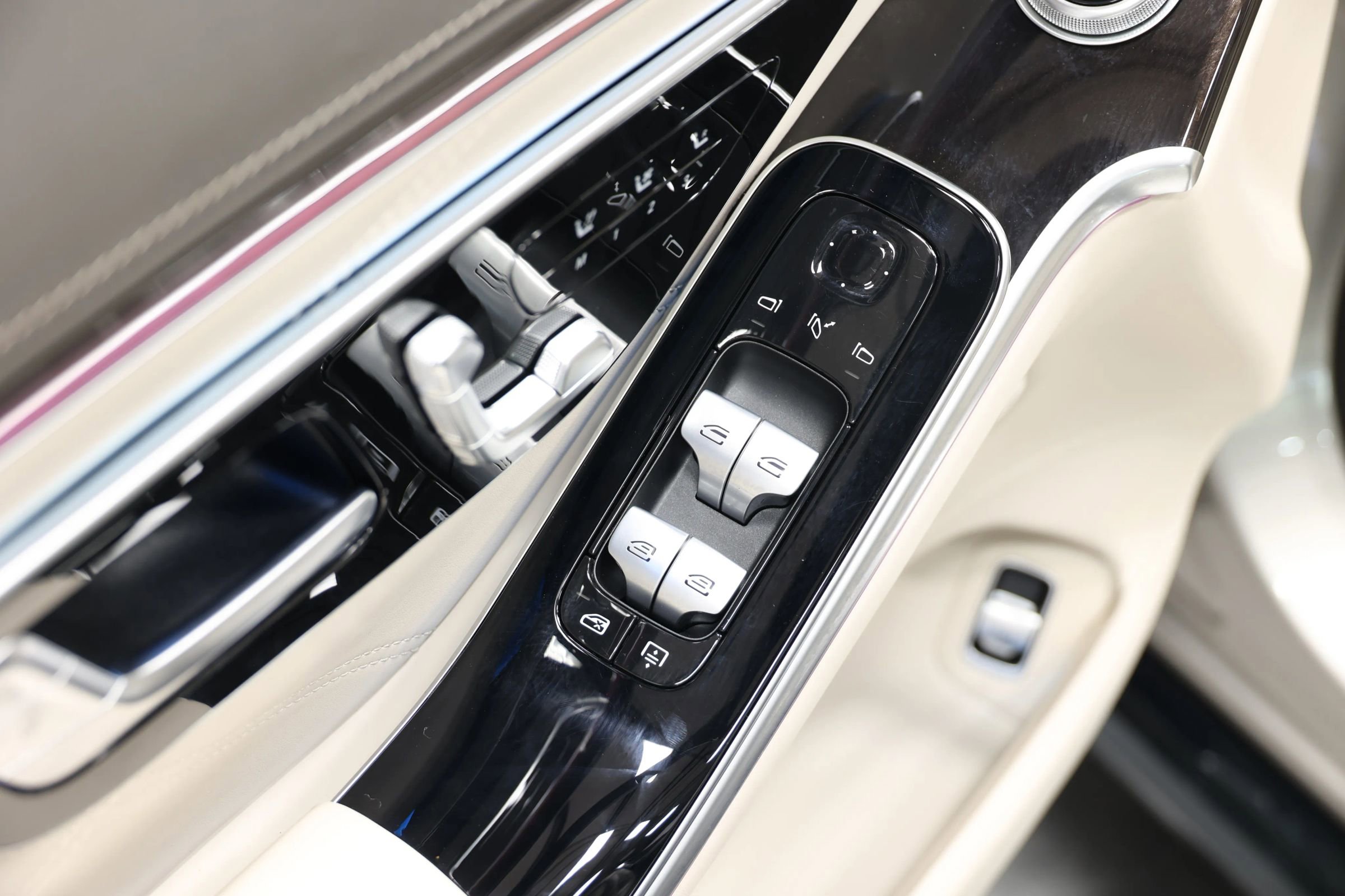 Used 2024 Mercedes-Benz Maybach S 580 4MATIC image 14