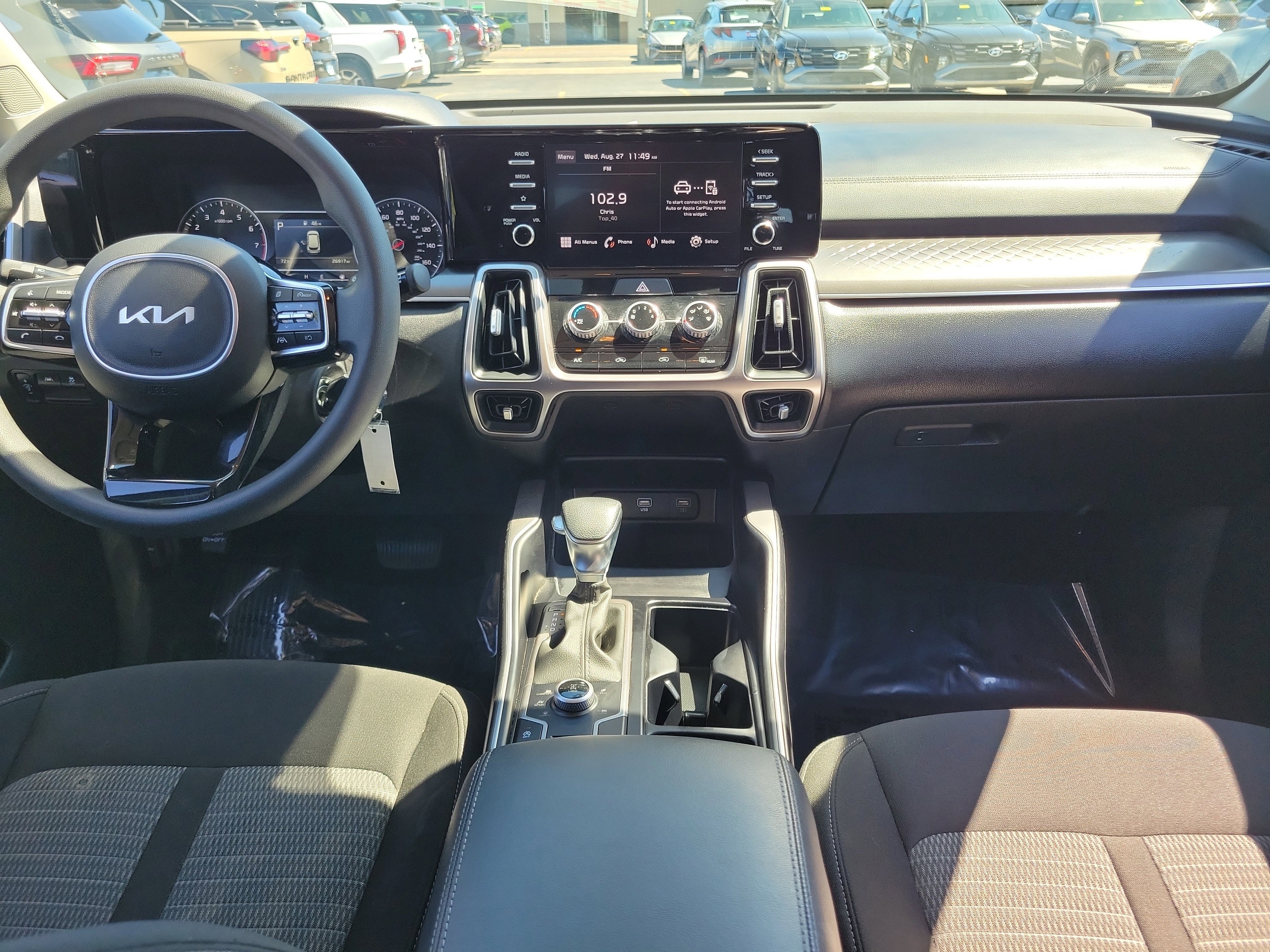 Used 2023 Kia Sorento LX image 9