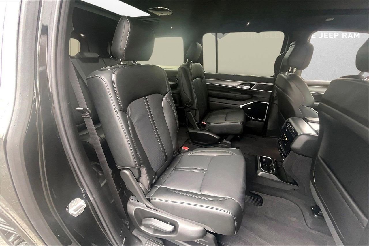 New 2026 Jeep Grand Wagoneer L Limited AWD/4WD image 23