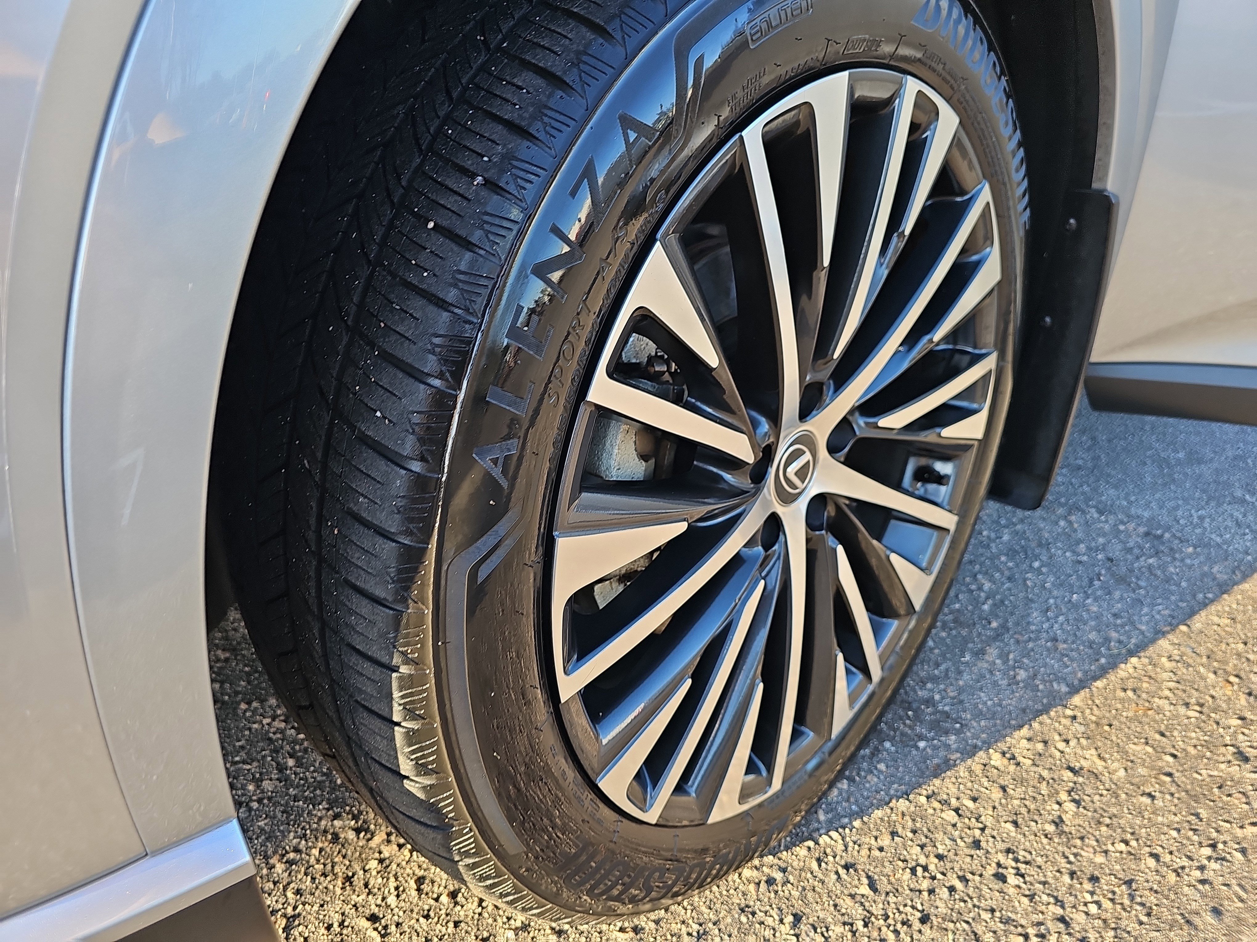 Used 2024 Lexus RX 350 Premium Plus w/ Convenience Package image 34