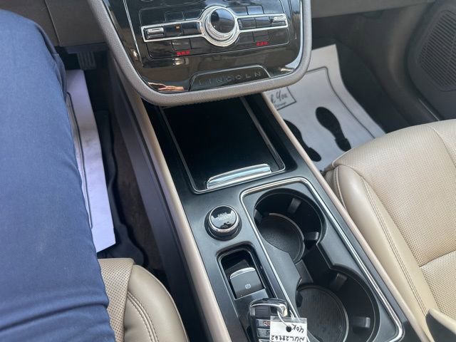 Used 2022 Lincoln Corsair AWD w/ Premium Package image 38