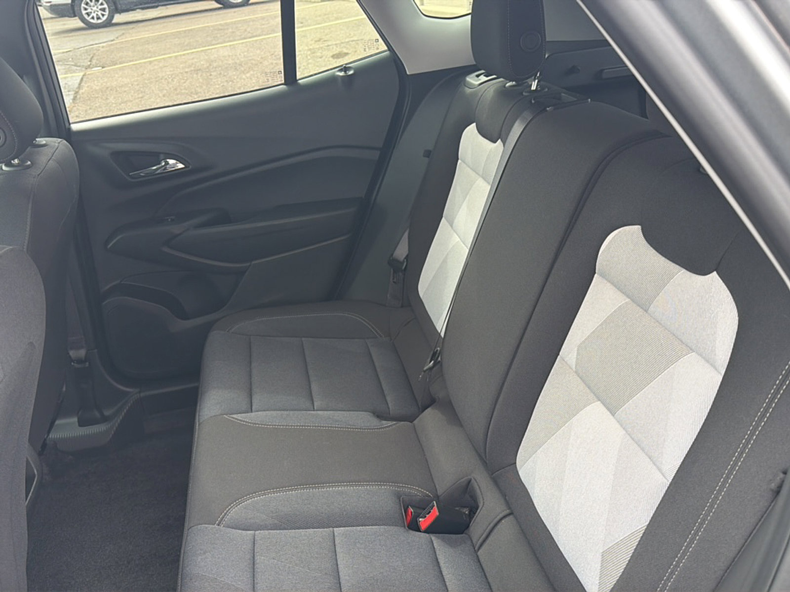 Used 2024 Chevrolet Trax LS w/ LS Convenience Package FWD image 16