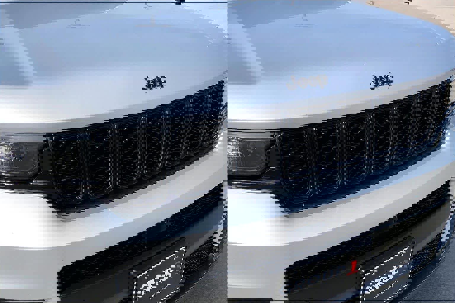 Used 2023 Jeep Grand Cherokee L Laredo image 30